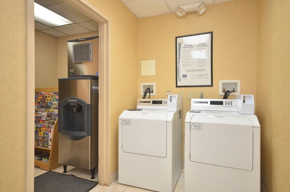 Holiday Inn Express Hotel & Suites Albuquerque Midtown By Ihg Екстериор снимка