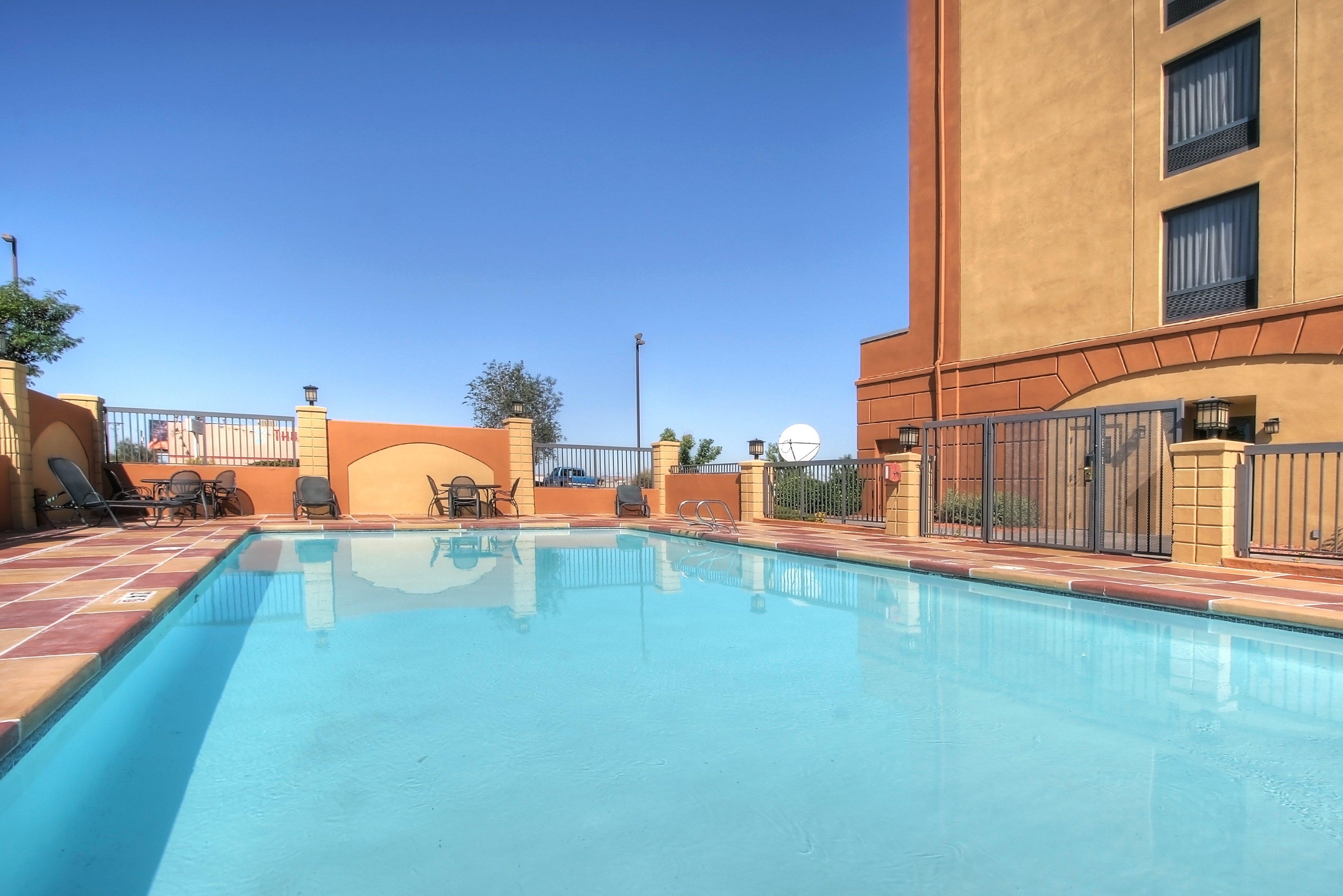 Holiday Inn Express Hotel & Suites Albuquerque Midtown By Ihg Екстериор снимка