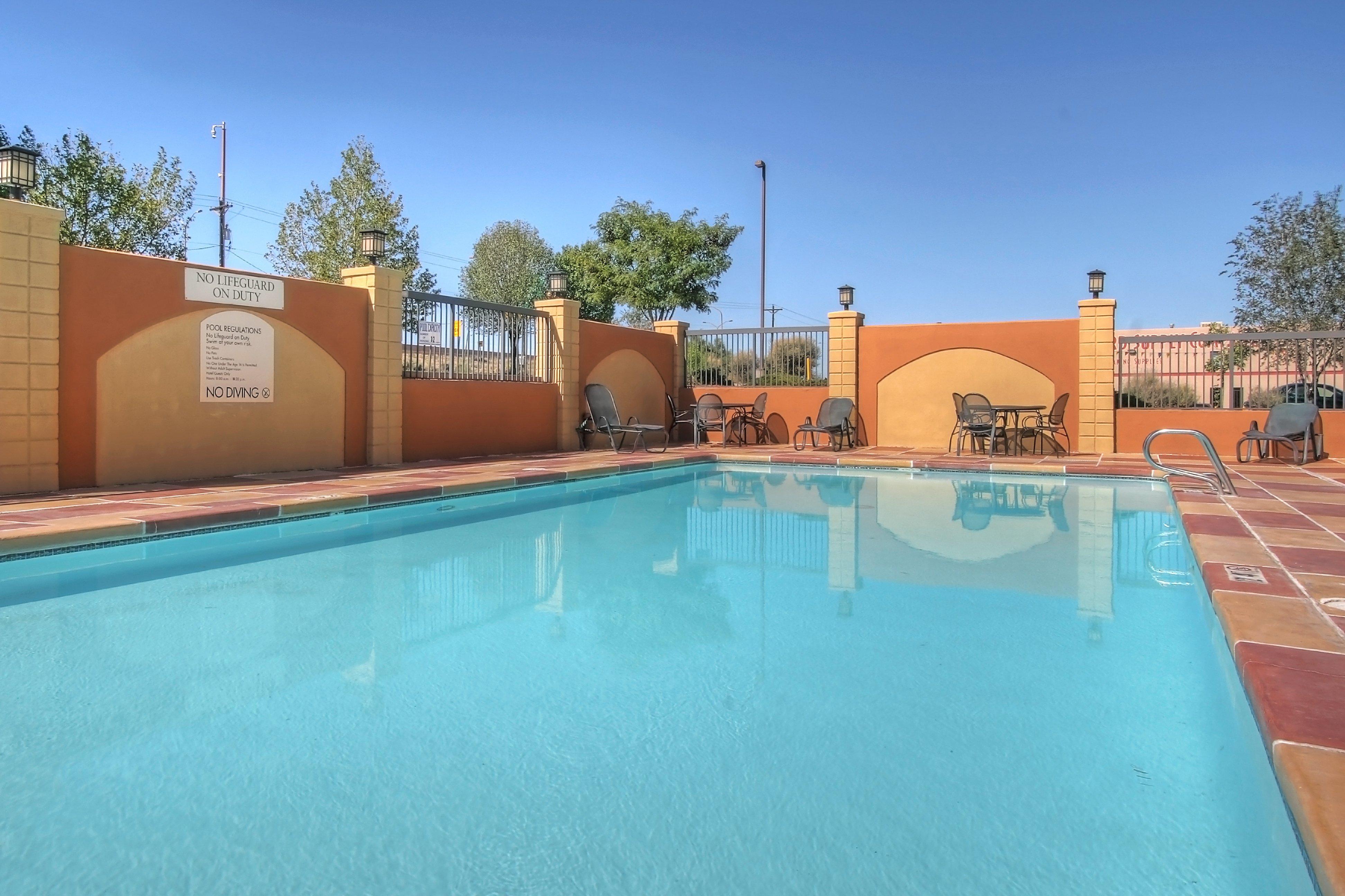 Holiday Inn Express Hotel & Suites Albuquerque Midtown By Ihg Екстериор снимка