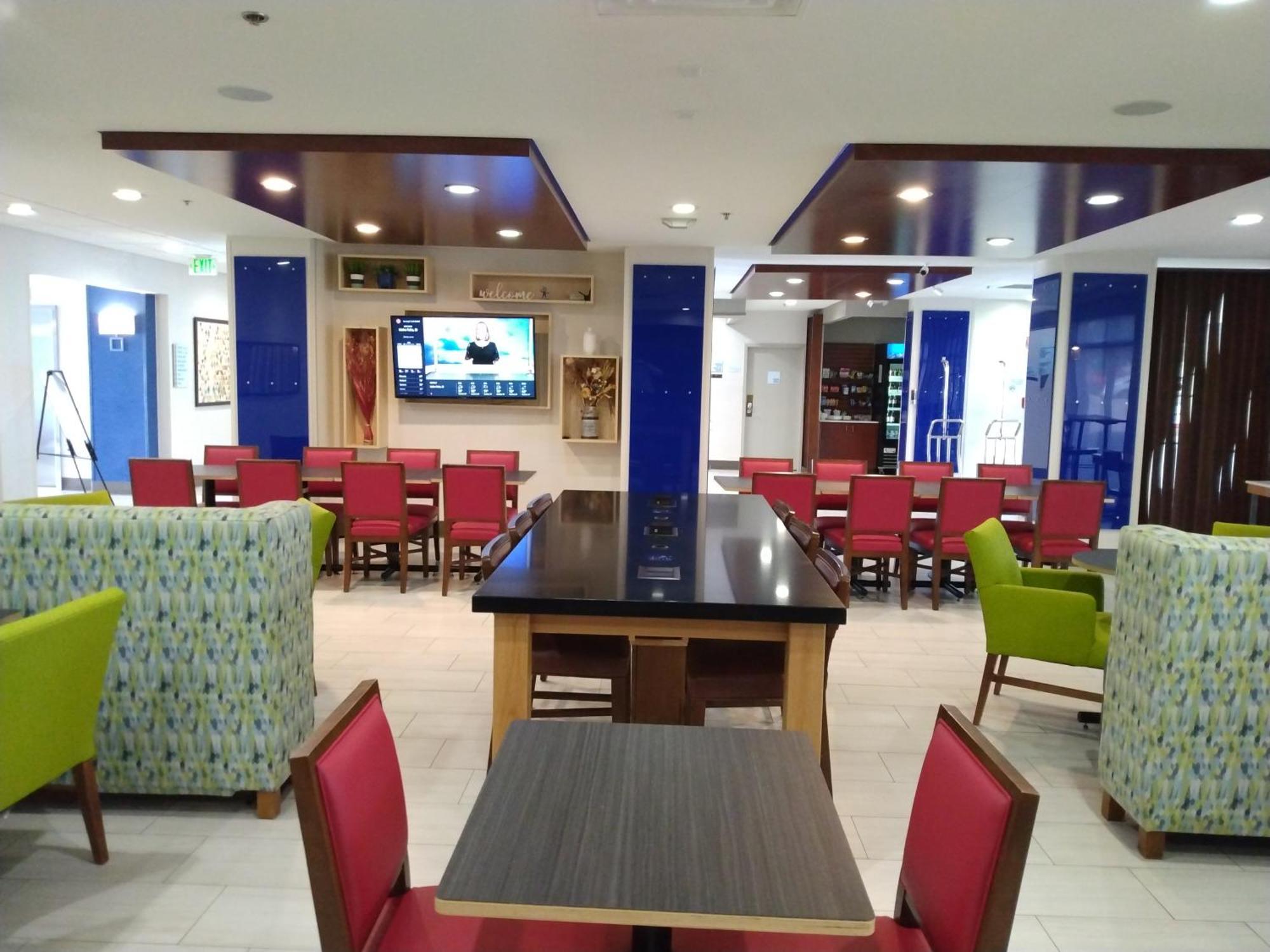 Holiday Inn Express Hotel & Suites Albuquerque Midtown By Ihg Екстериор снимка