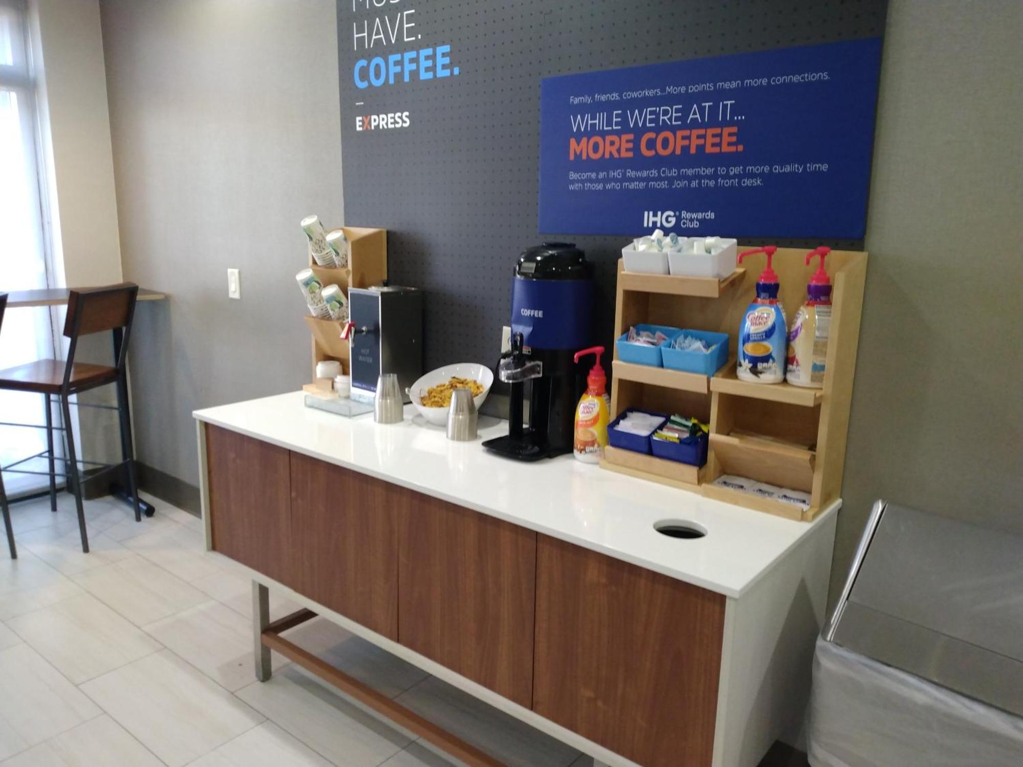 Holiday Inn Express Hotel & Suites Albuquerque Midtown By Ihg Екстериор снимка