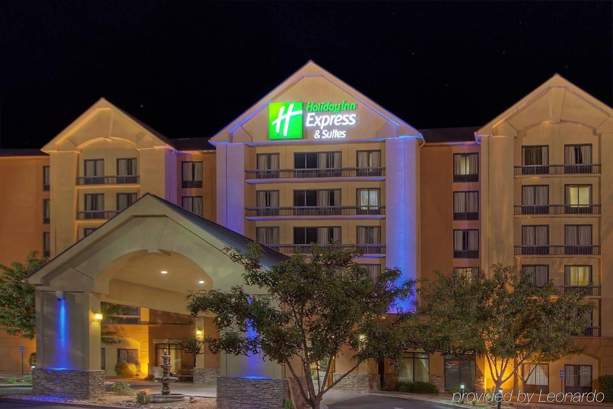 Holiday Inn Express Hotel & Suites Albuquerque Midtown, An Ihg Hotel Екстериор снимка