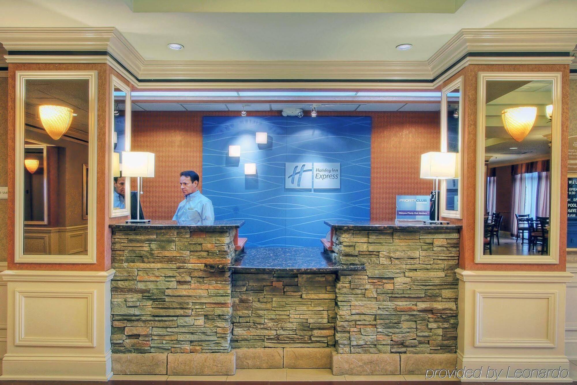 Holiday Inn Express Hotel & Suites Albuquerque Midtown By Ihg Екстериор снимка